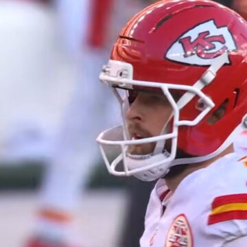 Broncos Take AFC West Lead With 22G